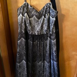 Strapless Lace Dress with ribbon tie